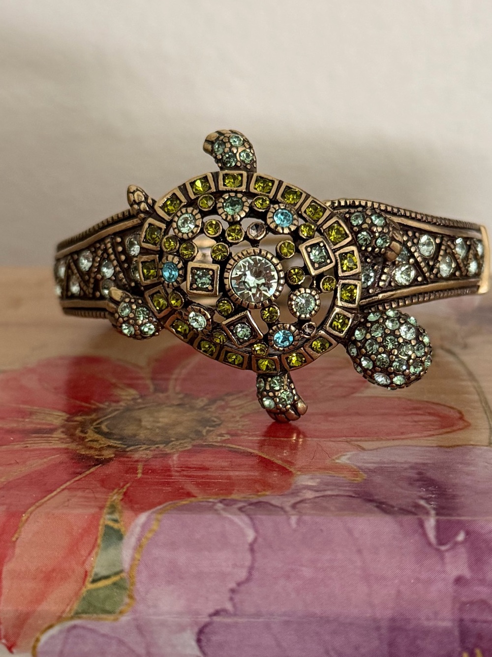 Heidi Daus simply irresistible turtle bracelet - Picture 3 of 10